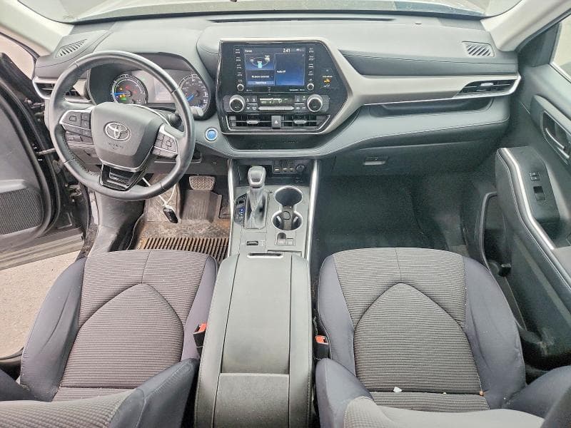 2020 TOYOTA HIGHLANDER HYBRID LE 8