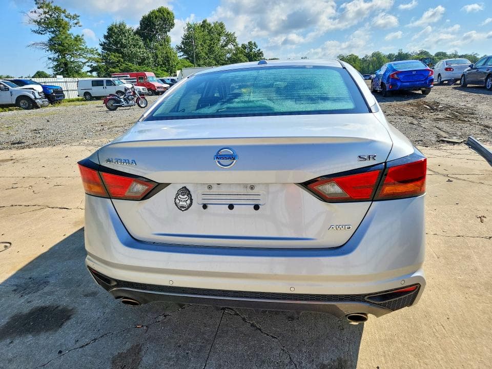 2022 NISSAN ALTIMA SR 6