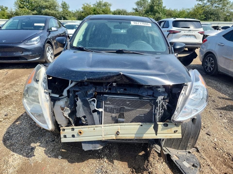 2018 NISSAN VERSA SV 5