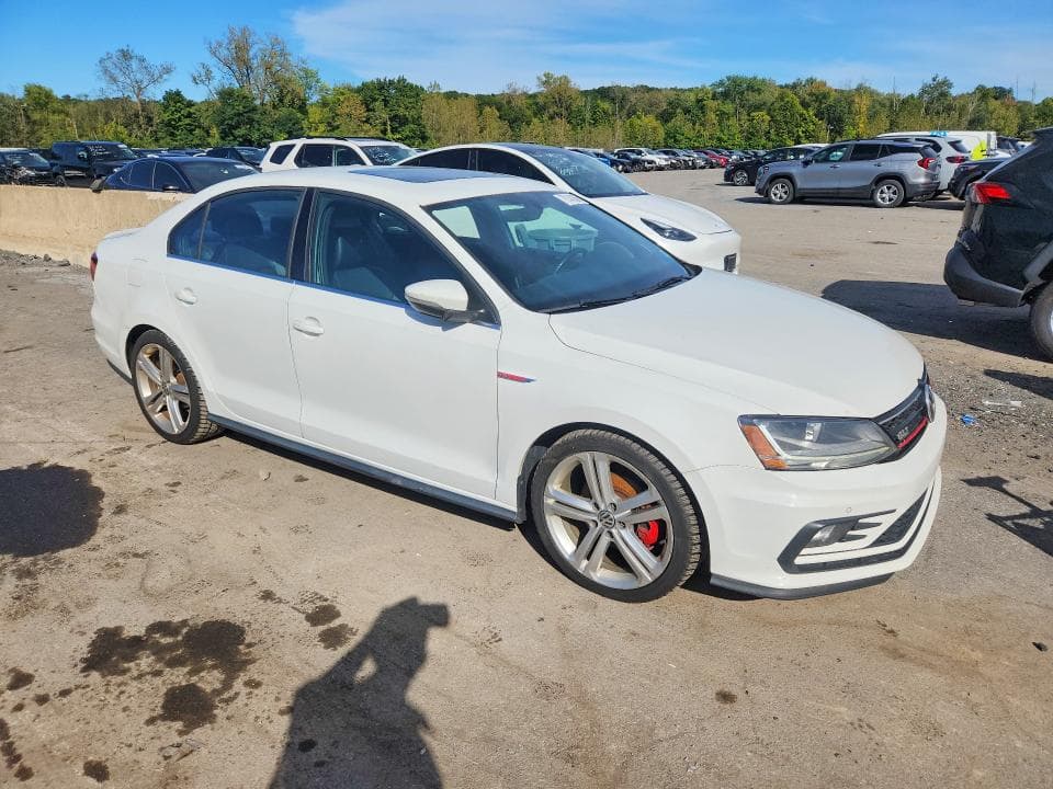 2017 VOLKSWAGEN JETTA GLI 4