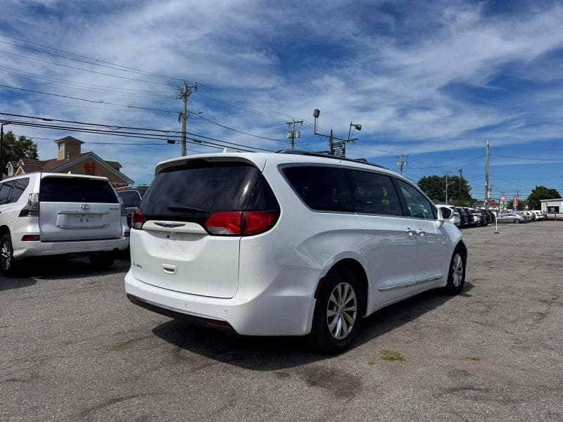 2019 CHRYSLER PACIFICA TOURING L 4