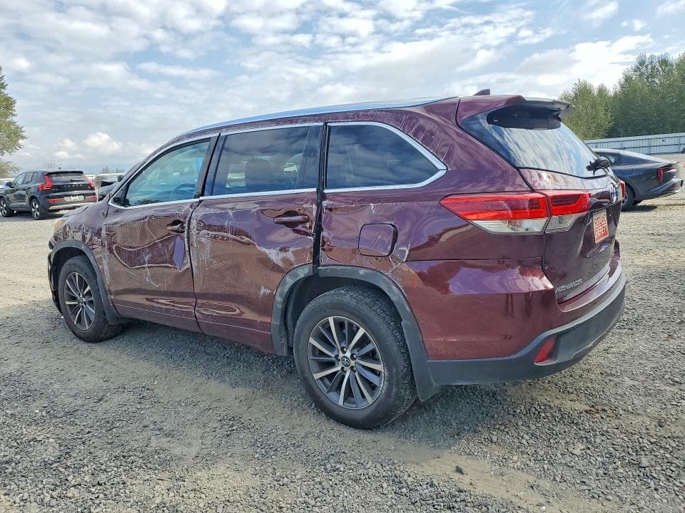 2018 TOYOTA HIGHLANDER XLE 2