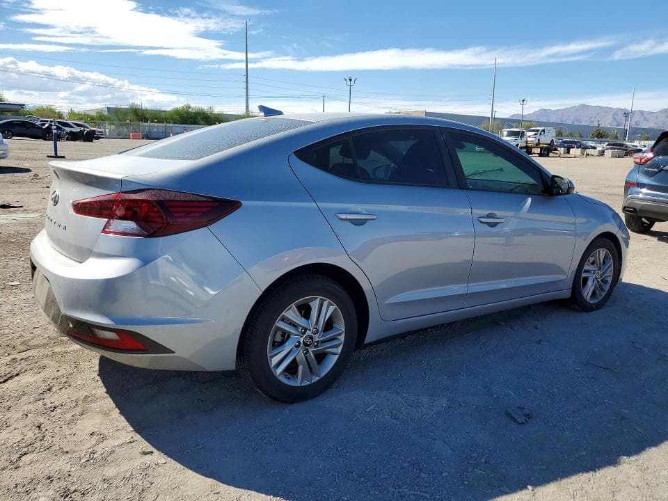 2020 HYUNDAI ELANTRA SEL 3