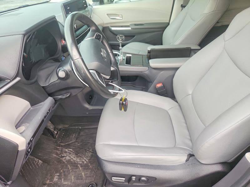 2024 TOYOTA SIENNA XLE 7