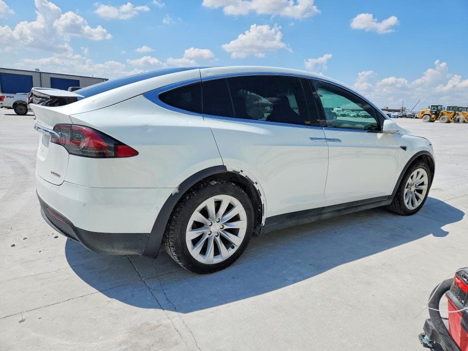 2018 TESLA MODEL X 3