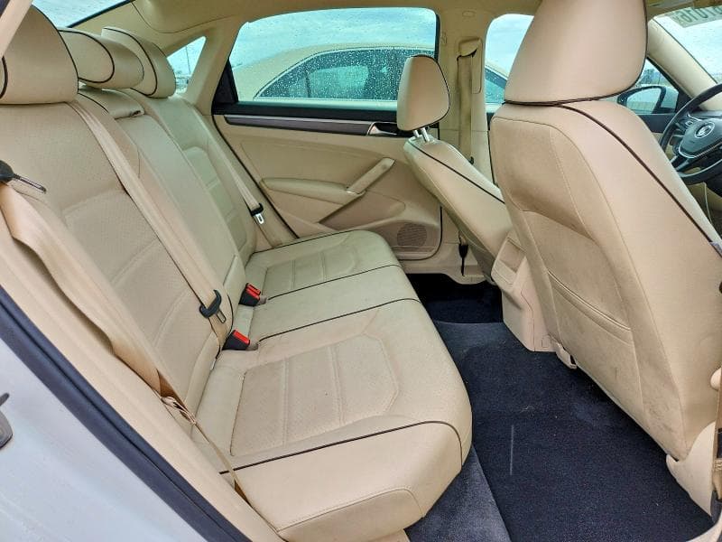 2018 VOLKSWAGEN PASSAT S 10