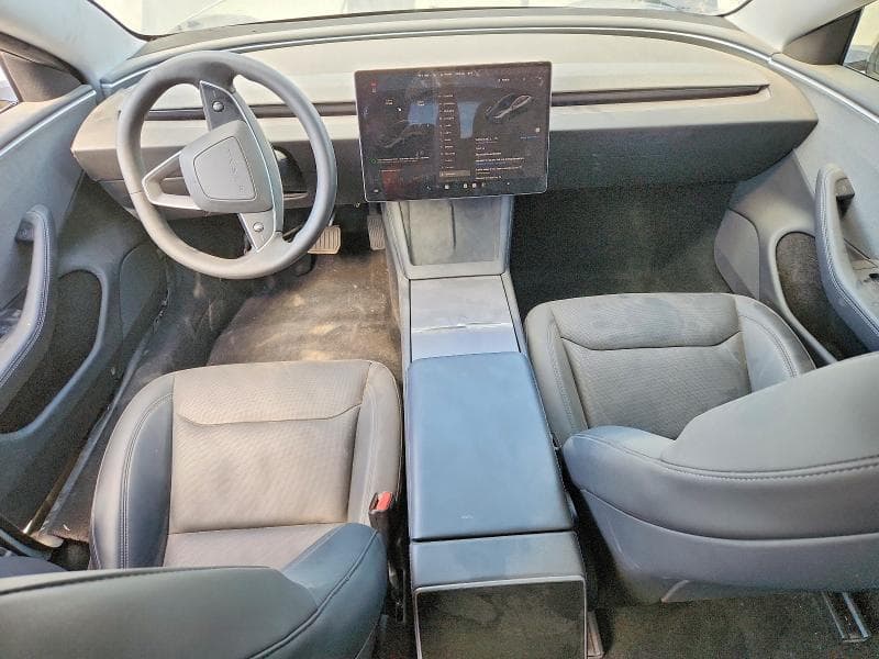 2025 TESLA MODEL 3 8