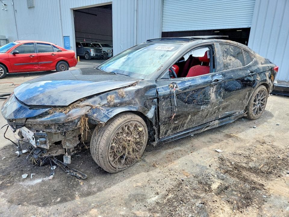2025 TOYOTA CAMRY XSE