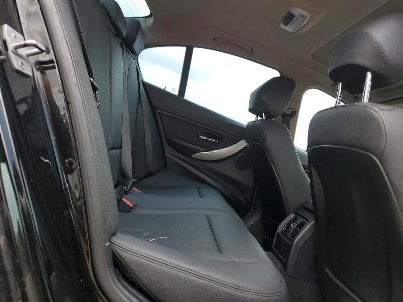 2017 BMW 320 XI 10