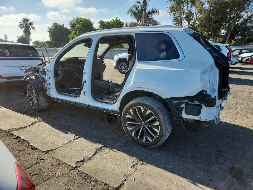 2025 VOLVO XC90 PLUS 2