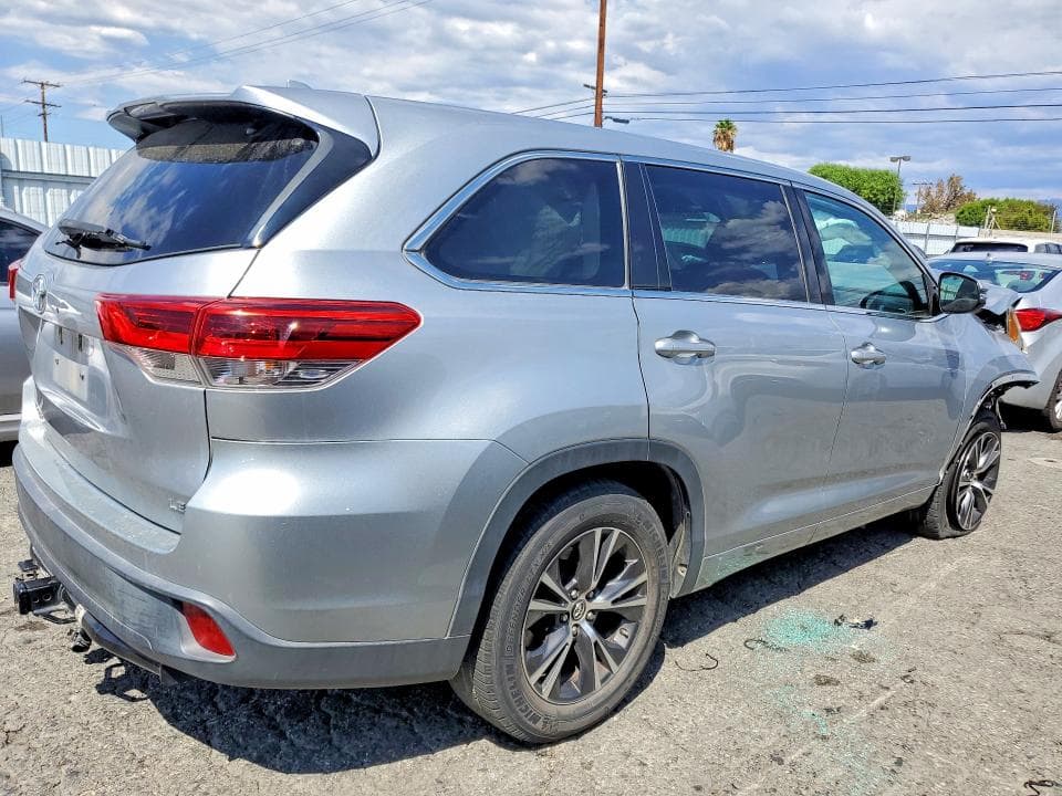2017 TOYOTA HIGHLANDER LE PLUS 3
