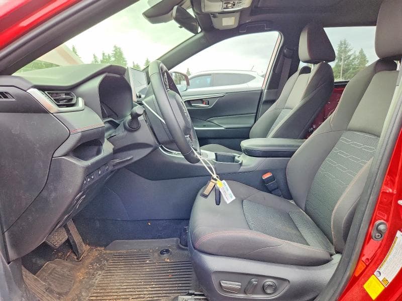 2025 TOYOTA RAV4 SE 7