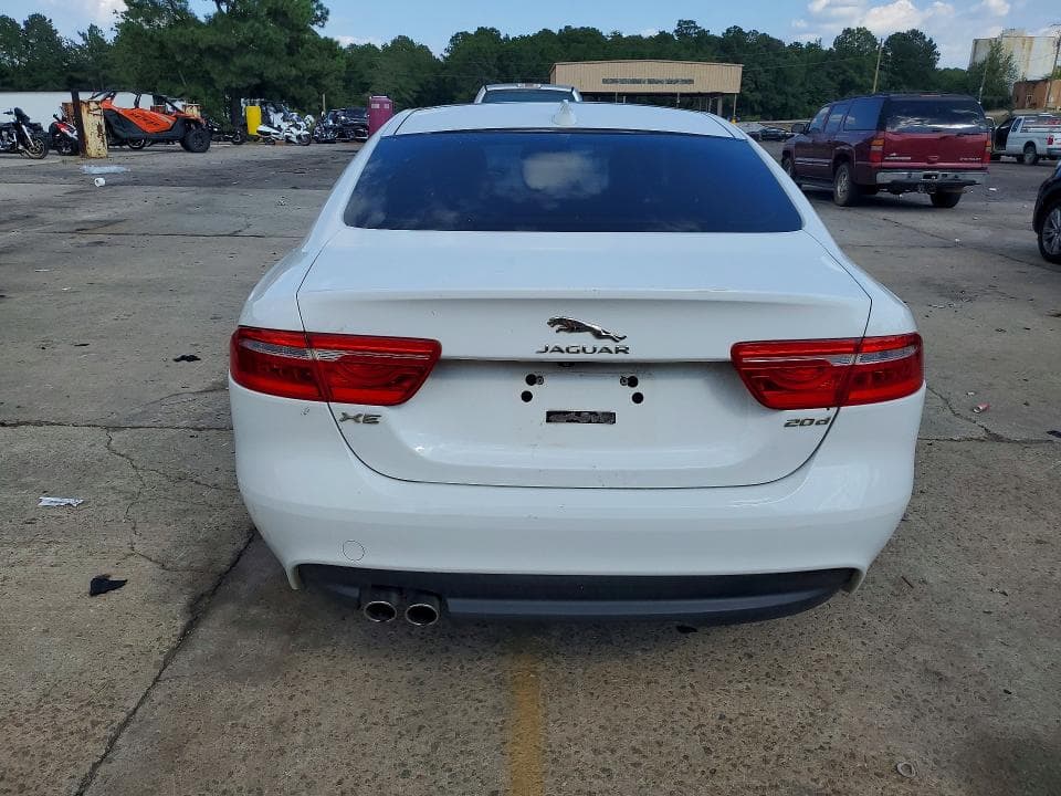 2017 JAGUAR XE PRESTIGE 6