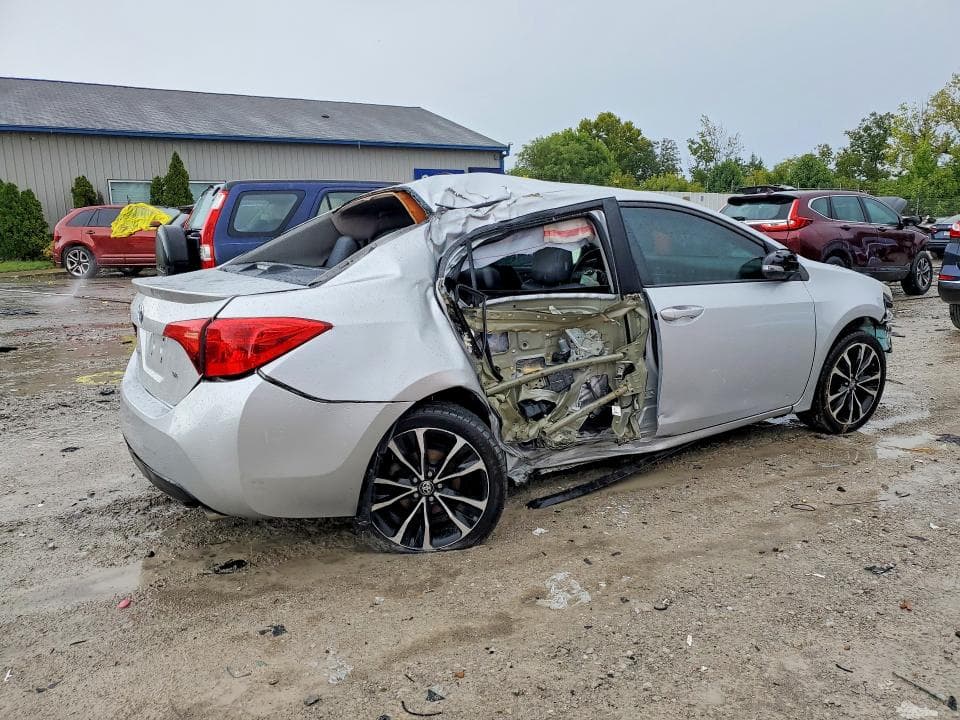 2019 TOYOTA COROLLA SE 3