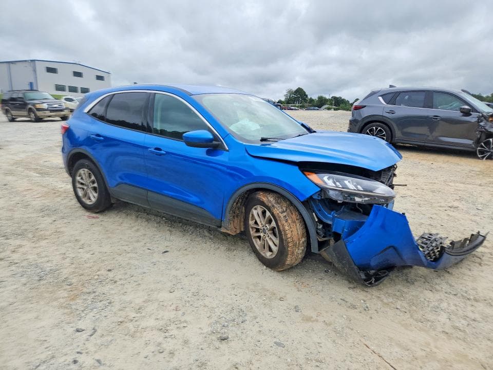 2020 FORD ESCAPE SE 4