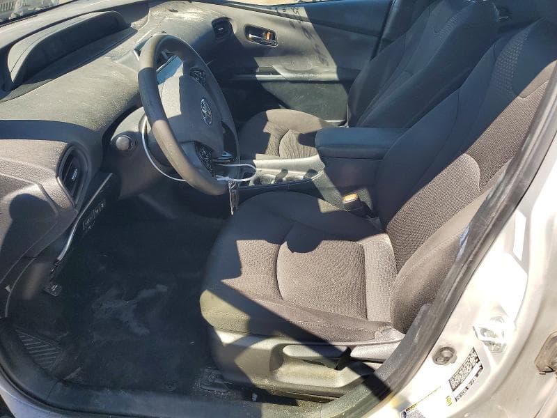 2021 TOYOTA PRIUS LE 7