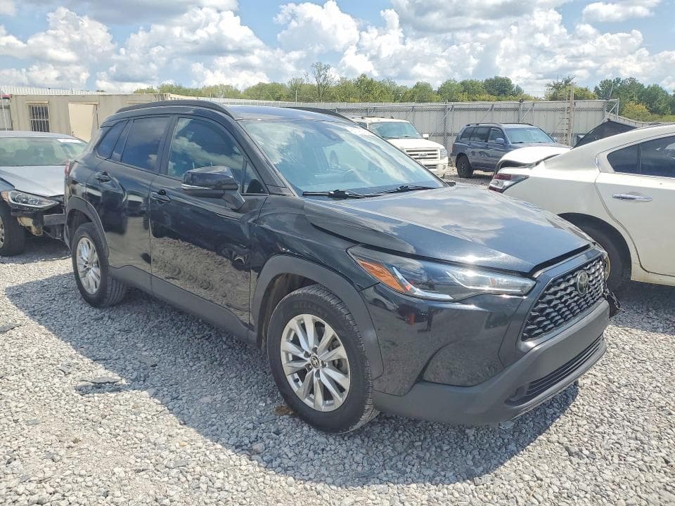 2022 TOYOTA COROLLA CROSS LE 4