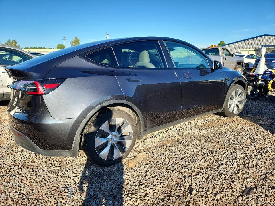 2024 TESLA MODEL Y 3