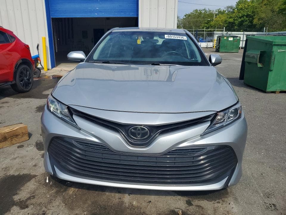 2018 TOYOTA CAMRY LE 5