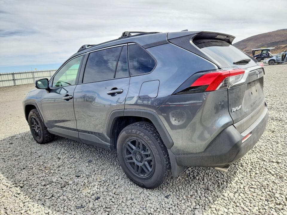 2019 TOYOTA RAV4 XLE 2