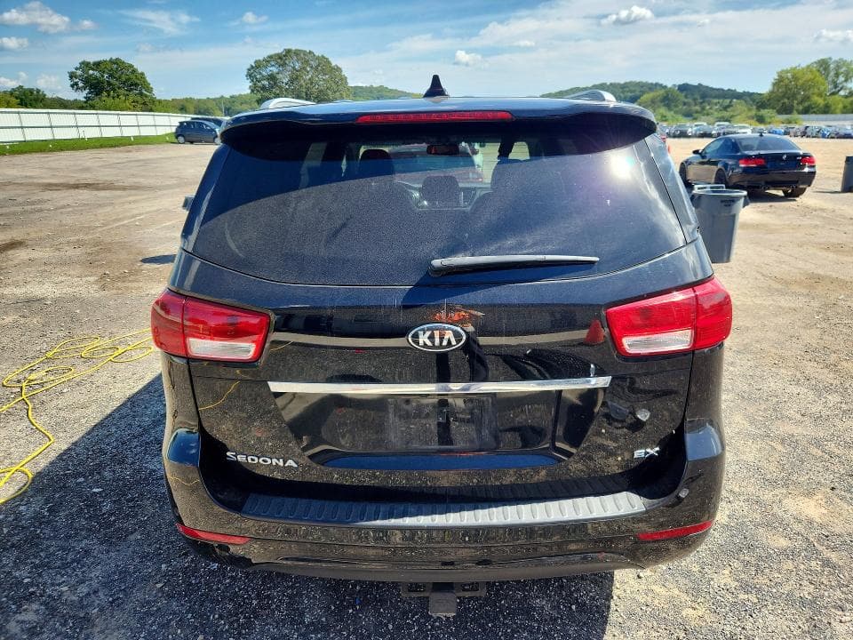 2017 KIA SEDONA EX 6