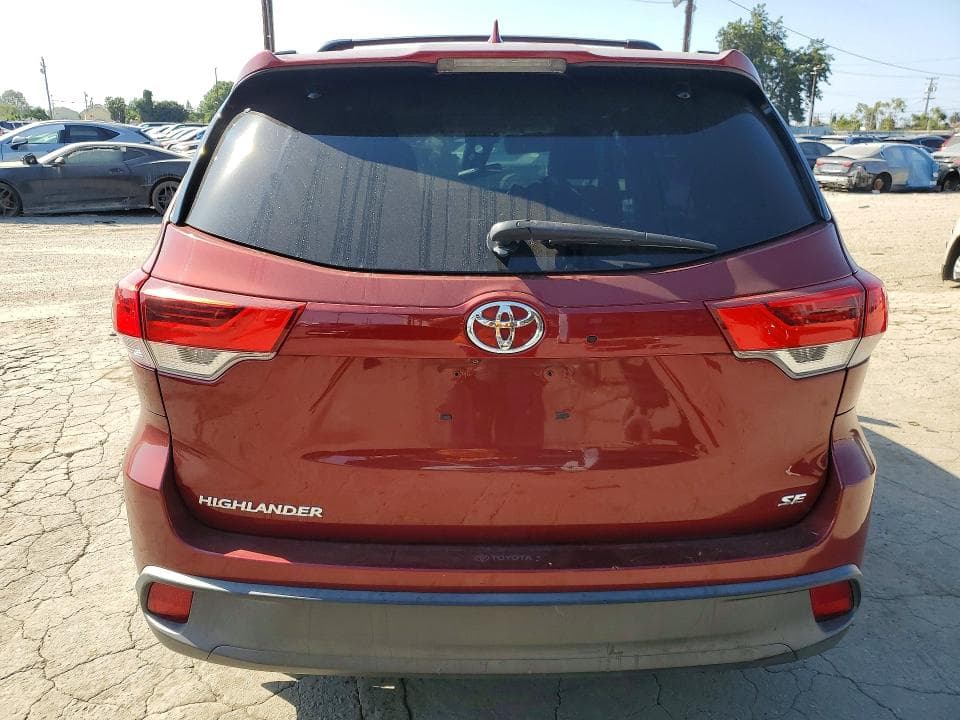 2018 TOYOTA HIGHLANDER SE 6