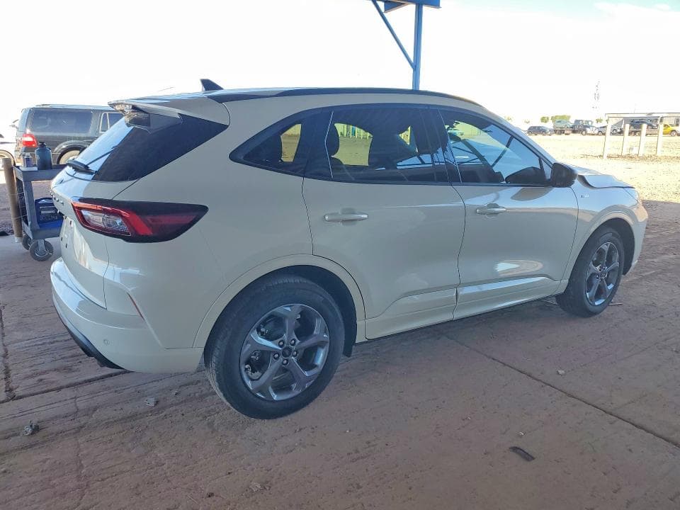 2023 FORD ESCAPE ST LINE 3