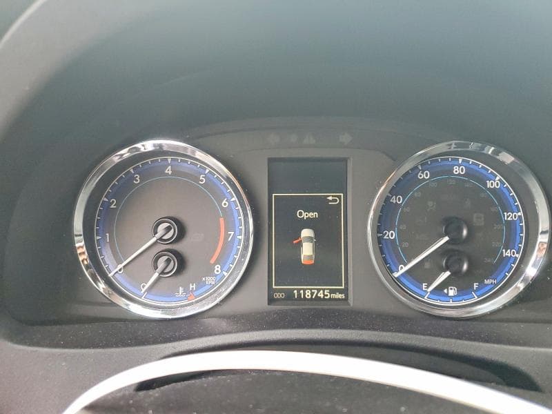 2017 TOYOTA COROLLA SE 9