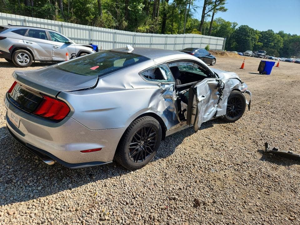 2022 FORD MUSTANG 3