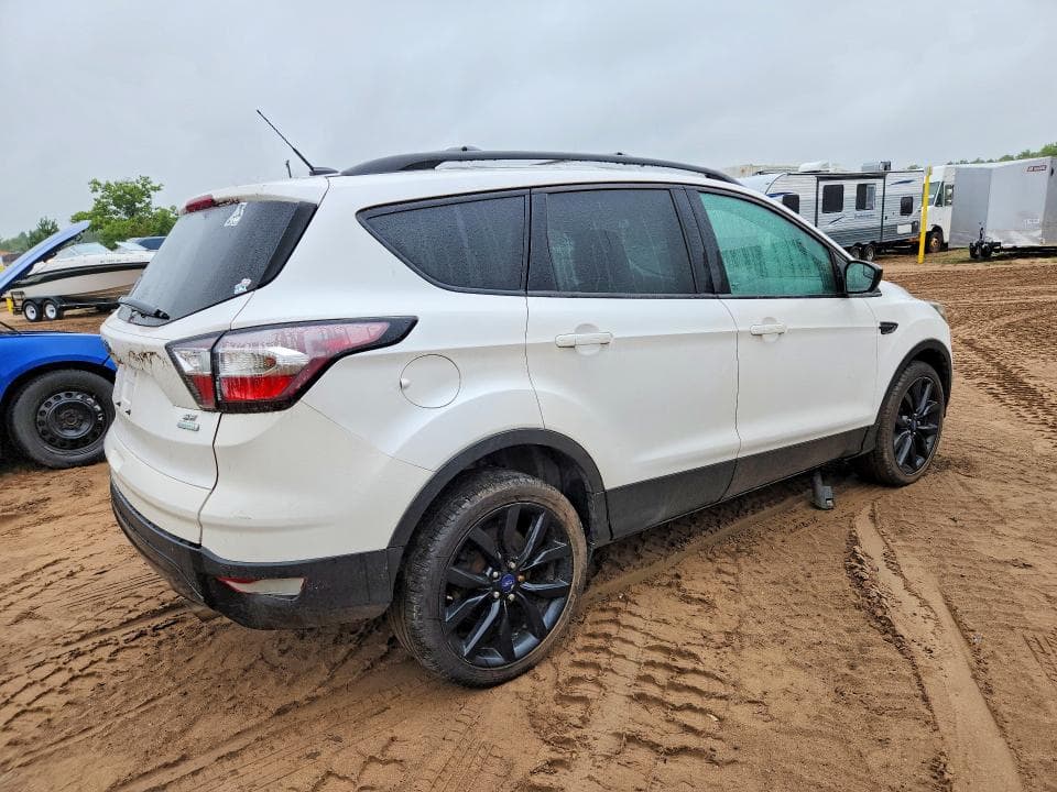 2017 FORD ESCAPE SE 3