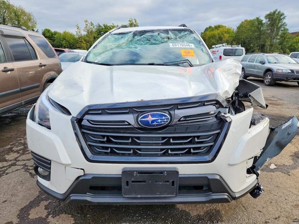 2023 SUBARU FORESTER LIMITED 5