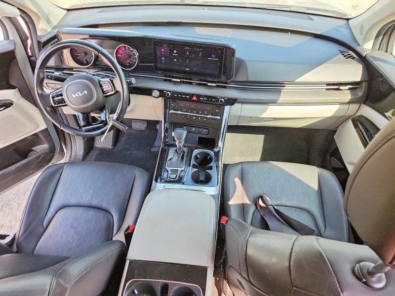 2022 KIA CARNIVAL EX 8