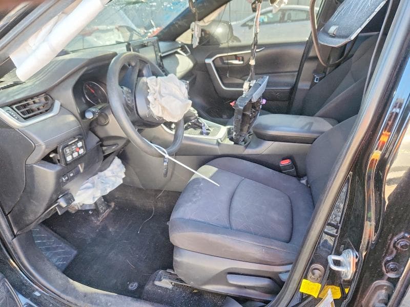 2019 TOYOTA RAV4 XLE 7