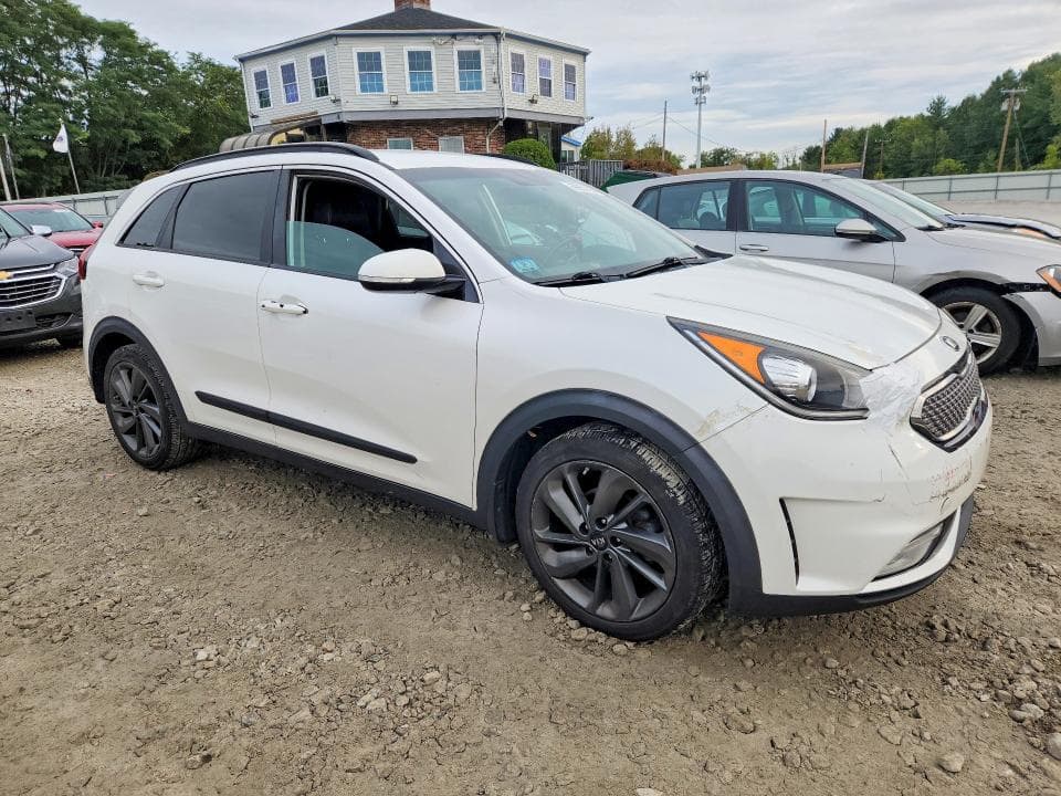 2017 KIA NIRO EX 4