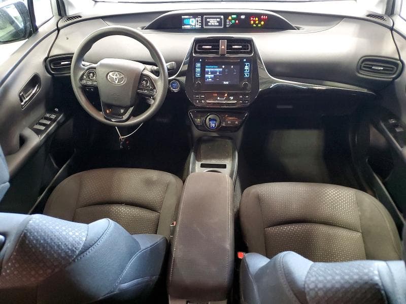 2019 TOYOTA PRIUS LE 8