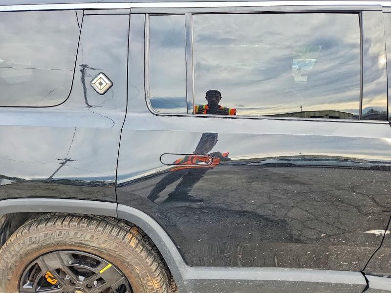 2023 RIVIAN R1S ADVENTURE 11
