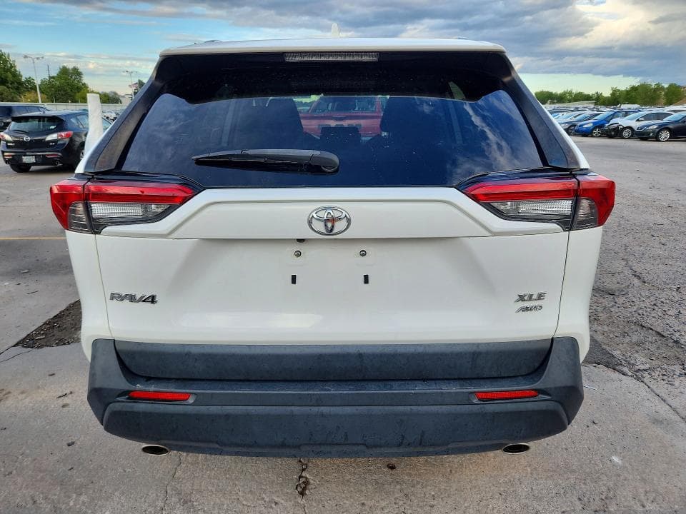 2019 TOYOTA RAV4 XLE 6