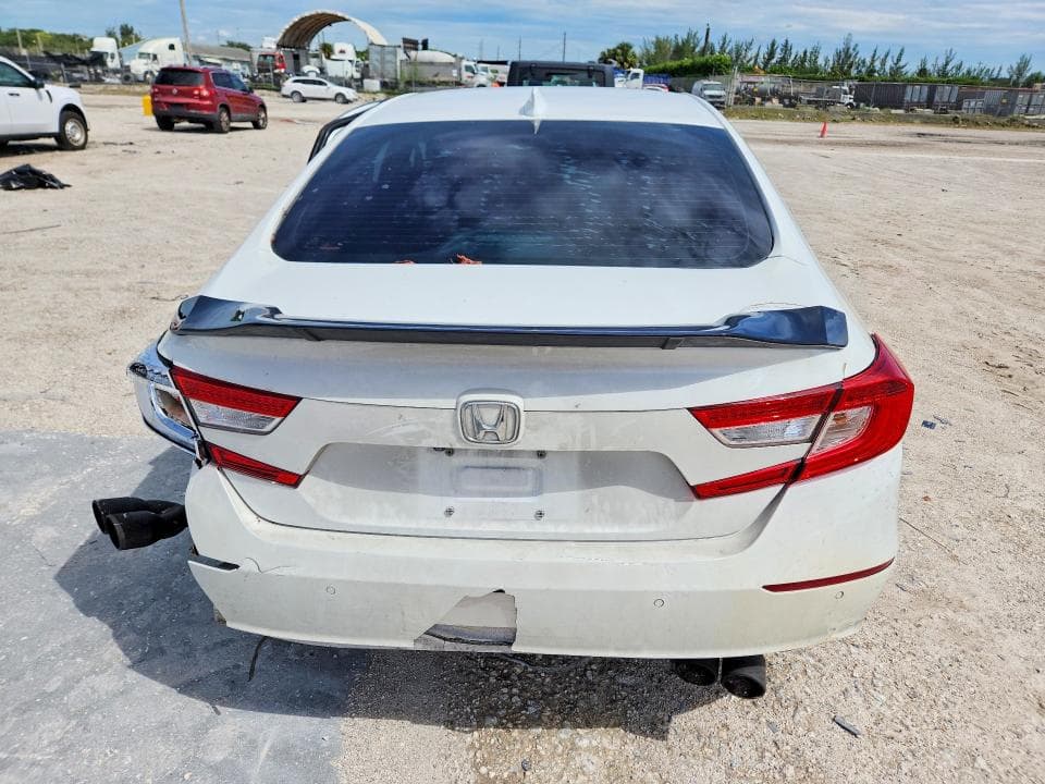 2018 HONDA ACCORD TOURING 6