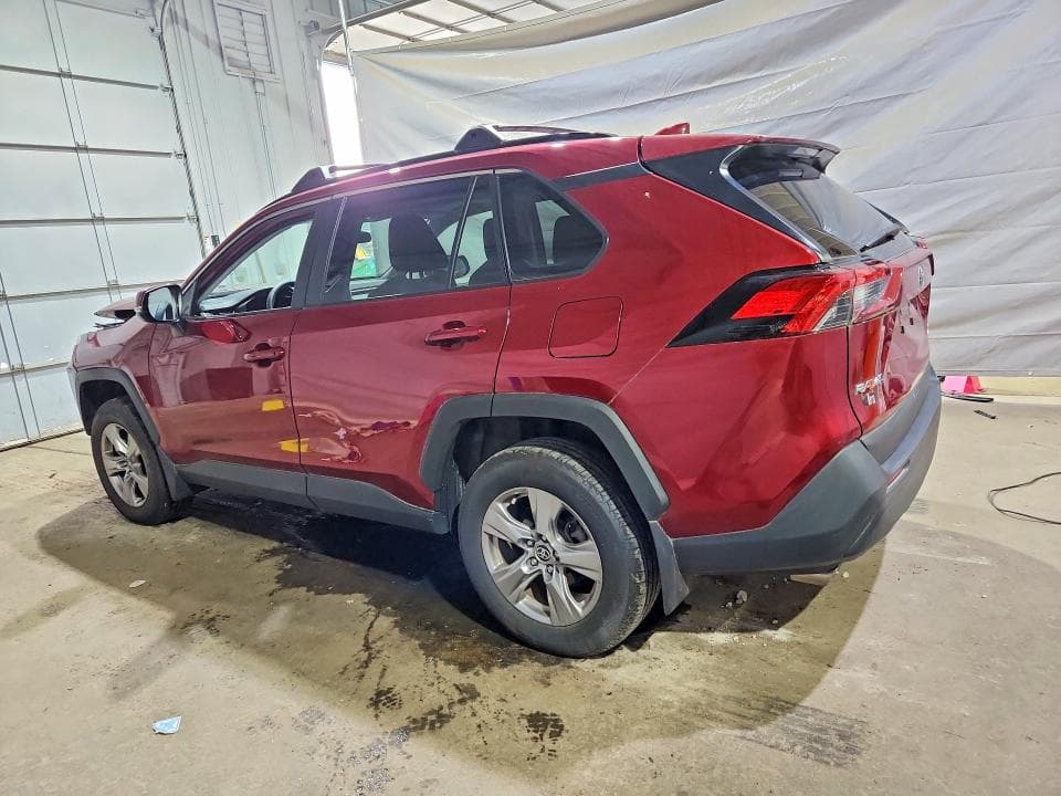 2025 TOYOTA RAV4 XLE 2