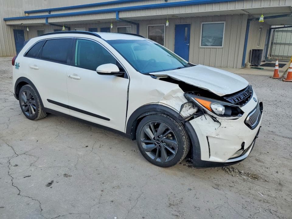 2017 KIA NIRO EX 4