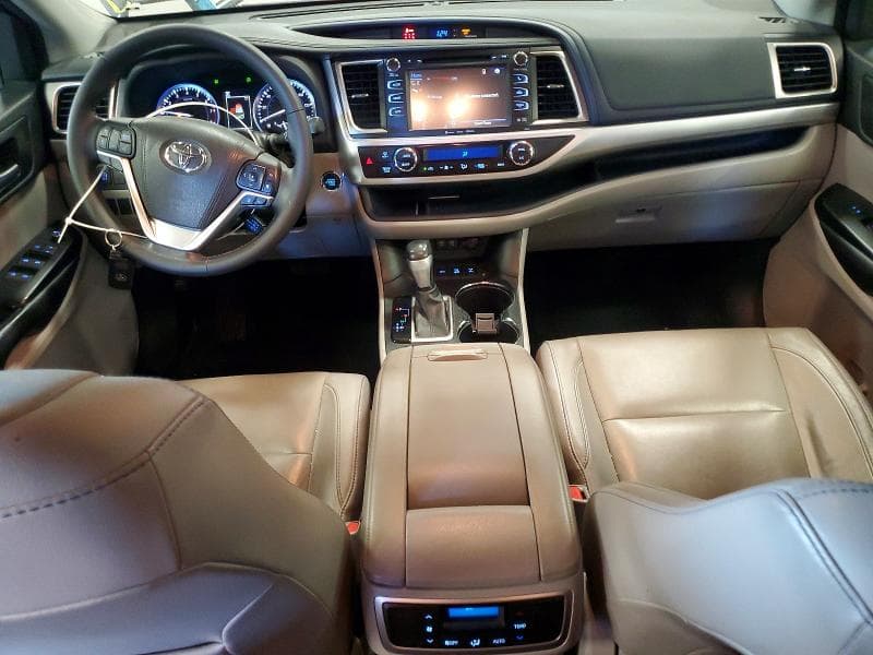 2017 TOYOTA HIGHLANDER XLE 8