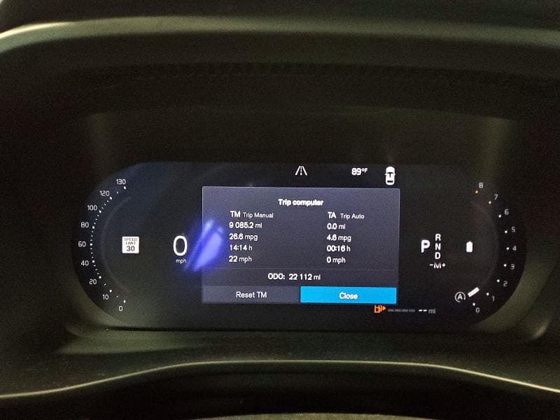 2025 VOLVO XC40 PLUS 9