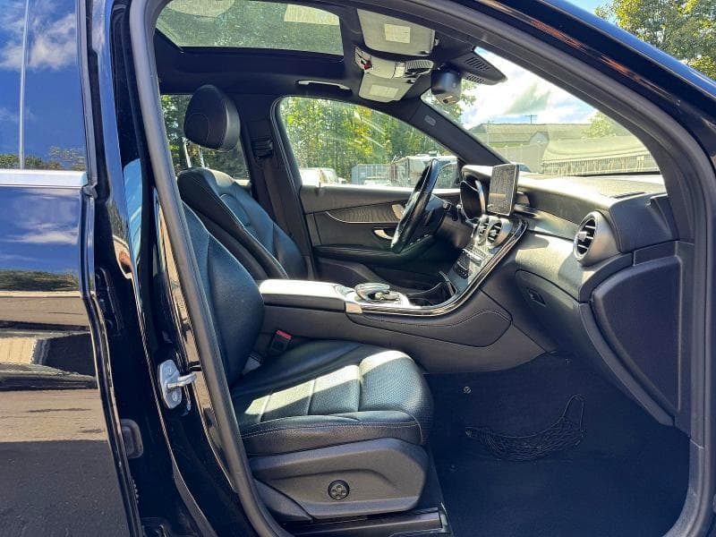 2018 MERCEDES-BENZ GLC 300 4MATIC 8