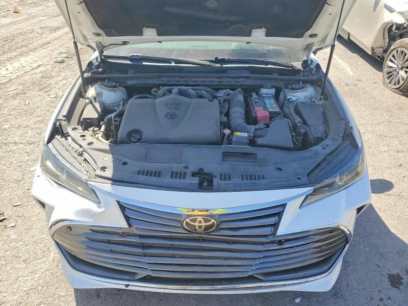 2019 TOYOTA AVALON LIMITED 11