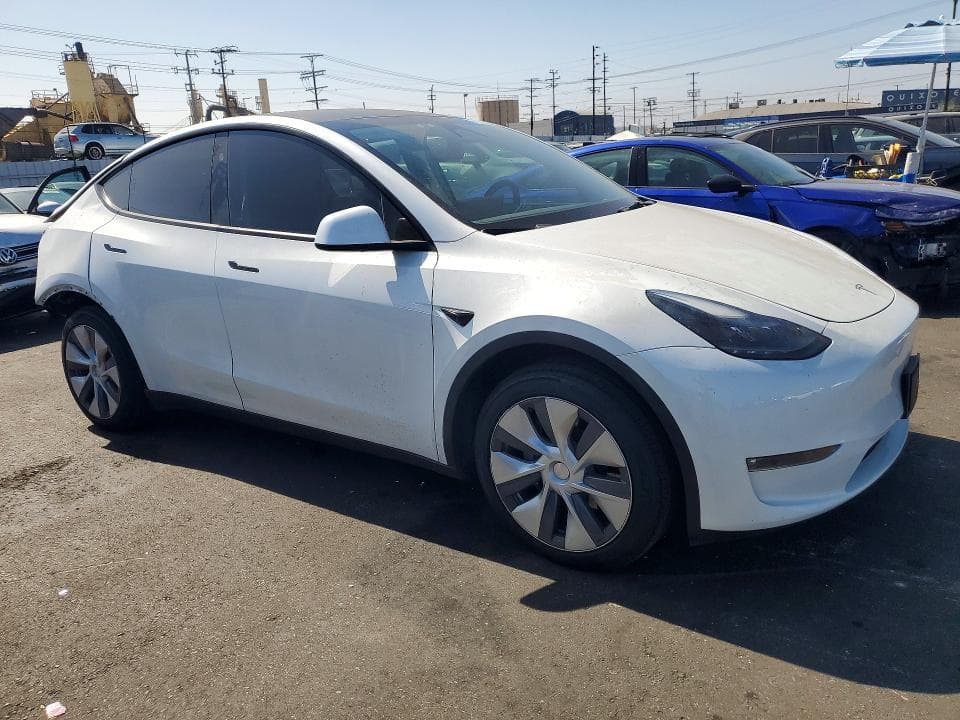 2023 TESLA MODEL Y 4