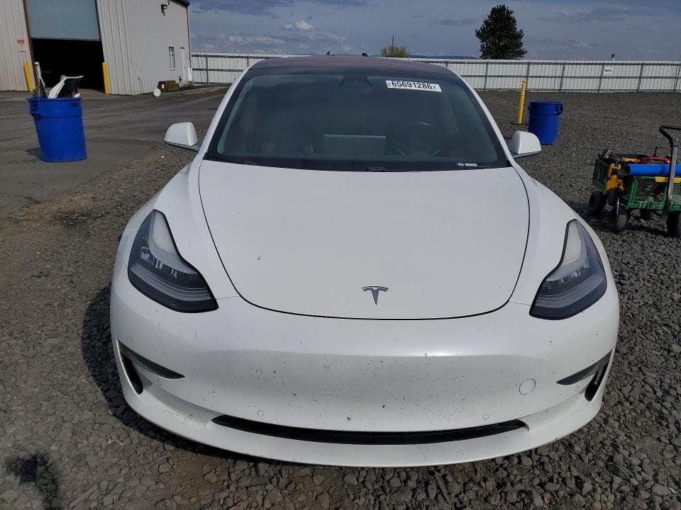 2018 TESLA MODEL 3 5