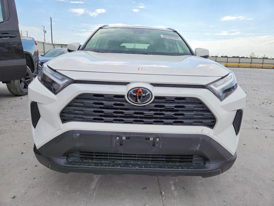 2025 TOYOTA RAV4 HYBRID XLE 5