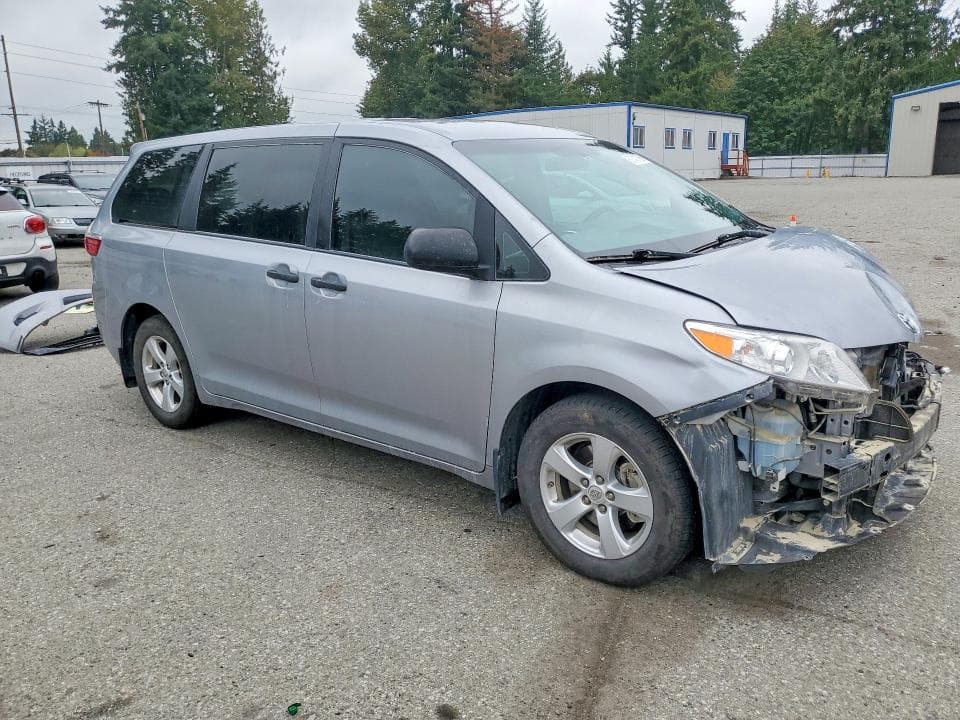 2017 TOYOTA SIENNA L 7-PASSENGER 4