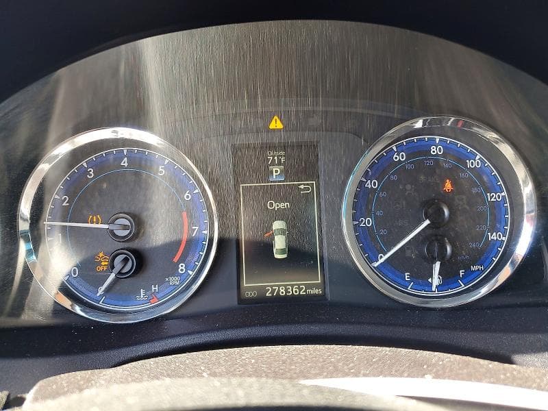 2019 TOYOTA COROLLA SE 9