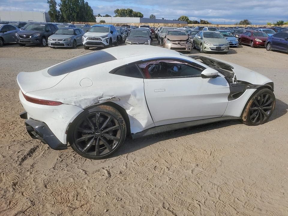 2019 ASTON MARTIN VANTAGE 3